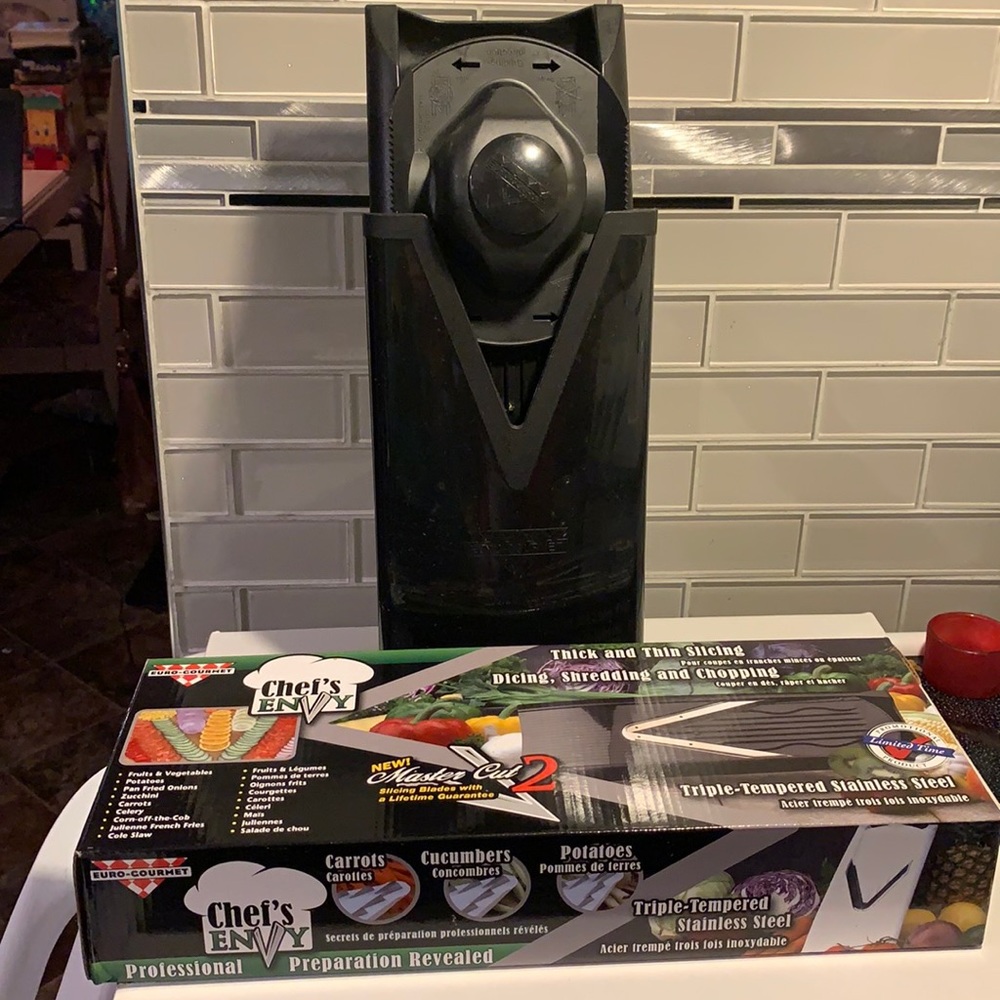 SALE!! Chef’s envy food slicer and caddy